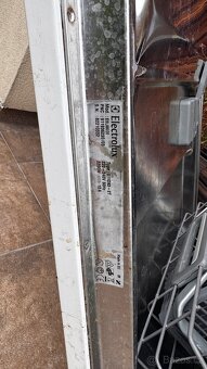 Myčka Electrolux vestavná 60cm - 3