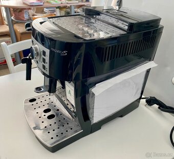 Kávovar DeLonghi Magnifica S - 3