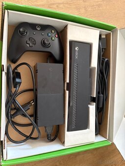 XBOX one X + Kinnect + 3 hry - 3