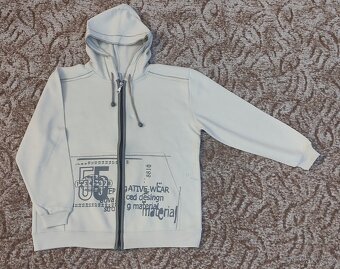 Chlapecké svetry a mikiny vel. 110-L - 3