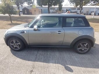Mini Cooper 1.4 70 kW, 2009, najeto 84t km - 3