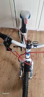 Prodám dětské kolo Cube vel. 20 - 3