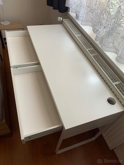 Ikea stůl MICKE 142x50 cm - 3
