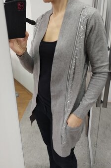 Šedý cardigan s kamínky a zipy, vel. S-M - 3