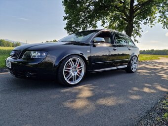 Audi S4 4.2 V8 - 3