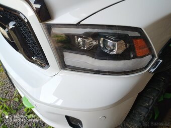 Dodge Ram 1500 Laramie - 3