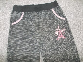 3x tepláky / tepláčky, vel. 128 - 3