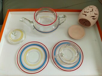 Skleněná konvička,2 podšálky,1 hrníček,ker.dekorace-Z DĚDICT - 3