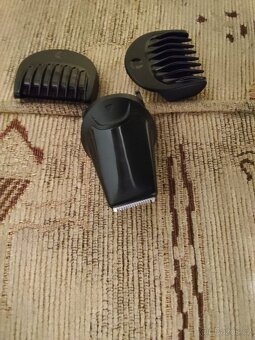 Elektrický  holicí strojek Braun - 3