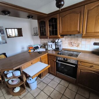 Prodám použitou rustikální kuchyni - 3