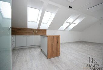 Pronájem bytu 2+kk s terasou, Olomouc - 3