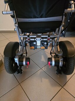 Prodám levně skládací elektrický invalidní vozík - 3