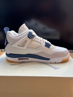 Nike Air Jordan 4 SB Navy - 3