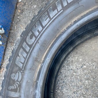 Zimní pneu 215/60 R17 96H Michelin 6,5-7mm - 3