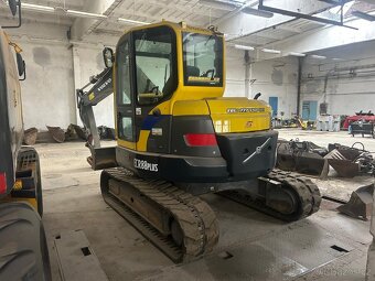 Pásový bagr Volvo ECR88 - 3