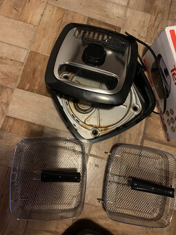 Fritéza Tefal Versalio deluxe 7v1 + 2 další vnitřní nádoby + - 3