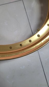 Zadní ráfek na Suzuki V-Strom 1050XT - 3