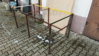 Dílensky velky stůl s deskou. - 3