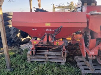 Rozmetadlo průmyslových hnojiv - 3