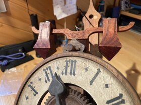 Lihýřové vahadlové historicke hodiny pendlovky Swiss made - 3