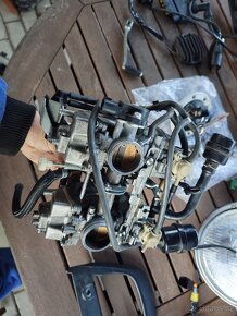 Suzuki GS 500 - díly - karburátory - 3