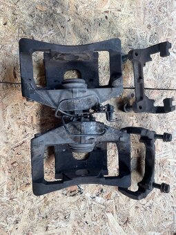 Audi A6 4F brzdové třmeny - 3