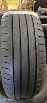 Prodám 2ks pneu 235/55/18 - 3