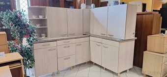 Bytelná kuchyňská linka včetně dřezu a baterie - 3