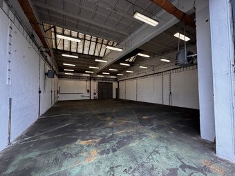 Pronájem GARÁŽ/SKLAD/DÍLNA/220m2/KLIDNÝ AREÁL - 3