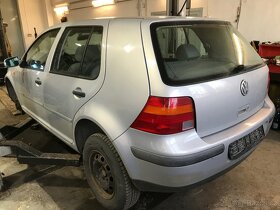 Volkswagen Golf IV 1.4i a Volkswagen Golf IV 1.6i - 3