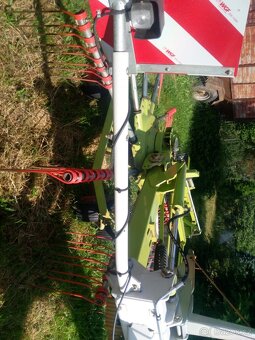 Nahrabovač, shrnovač sena a píce CLAAS LINER 1550TWIN - 3