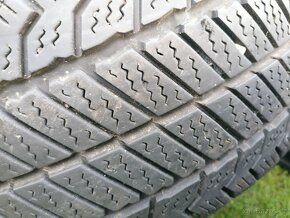 Zimní zátěžové pneu 215.65r15C - 3