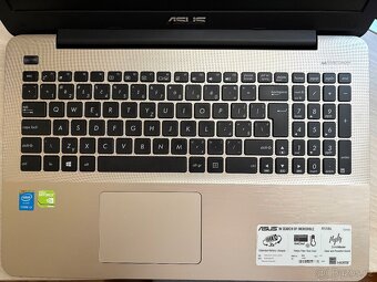 Asus R556L - 3