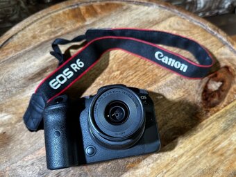 Canon EOS R6 s objektivom Canon 18-45mm - 3