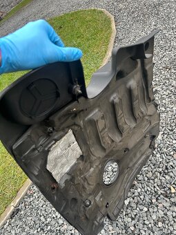 Bmw e60/e61 m57d30 173kw - kryt motoru - 3