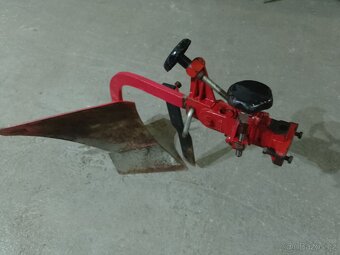 Vari jednostranný pluh,pravý+ nastavovací těleso NT3 - 3