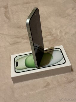 iPhone 15 128 GB zelený - 3