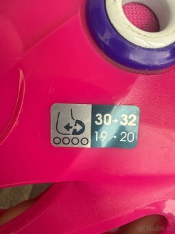 Kolečkové brusle dívčí nastavitelné - 3