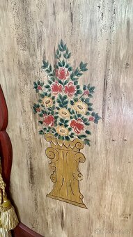 Krásna starožitná skříň - 3