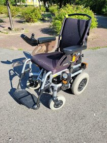 Prodám elektrický invalidní vozík, který je spolehlivý a má - 3