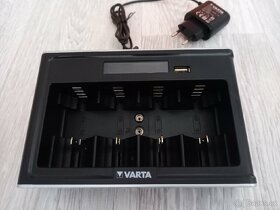 Nabíječka baterií Varta - 3