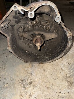 Originální manuální převodovka BMW e32 - 3
