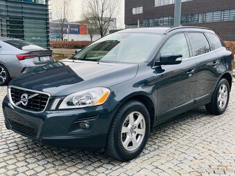 Volvo XC60 2.4 D5 4x4 151KW MANUÁL 1.MAJITEL NAVI SERVISKA - 3