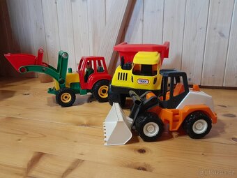 Nakladce a nákladní auto ,,na stavbu,, - 3