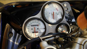 Triumph Daytona 955i - 3