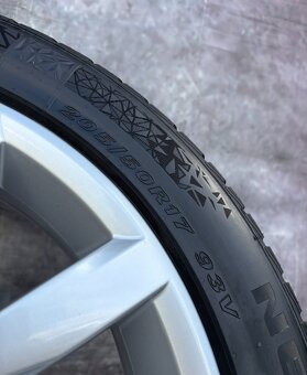 Originální Alu kola 5x112 VW Golf 205/50/17 DOT22 - 3