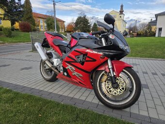 Honda CBR954RR - 3