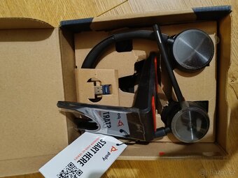 Bezdrátový headset se stanicí Poly Voyager 4320 UC - 3