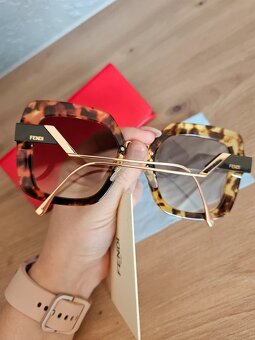 Sluneční brýle Fendi - 3