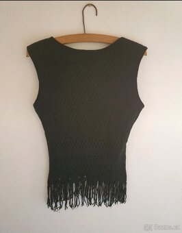 Černý top Clockhouse - 3